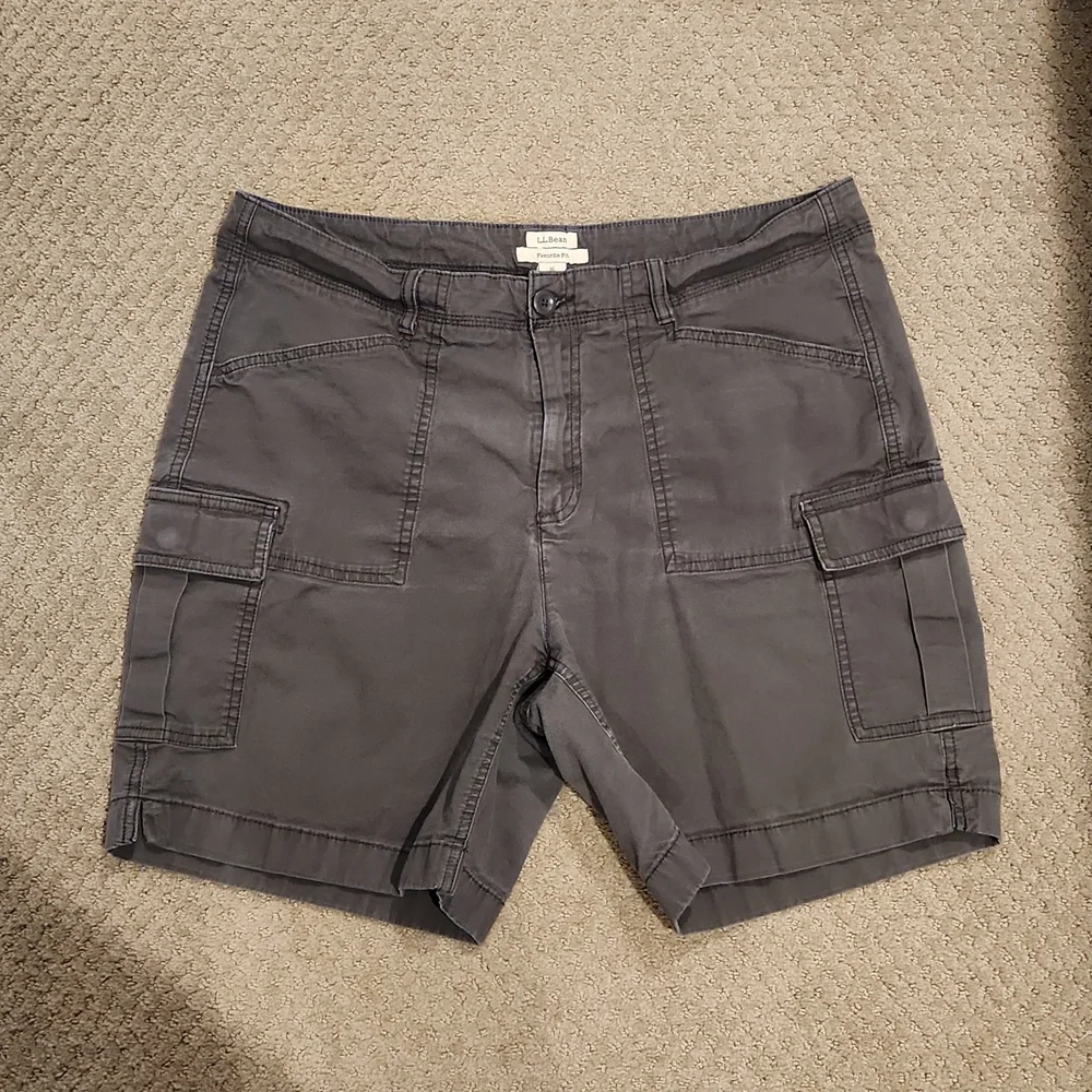 LL BEAN ladies DISTRESSED Favorite Fit shorts. Sz 16 - WORN ONCE - Picture 1 of 6